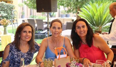  Ale Viramontes, Sandra Correa y Jofe Correa .