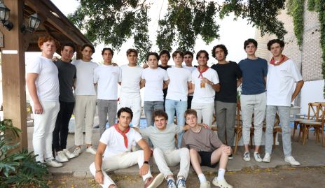  Santiago Castro festejando su cumpleaños con sus amigos.