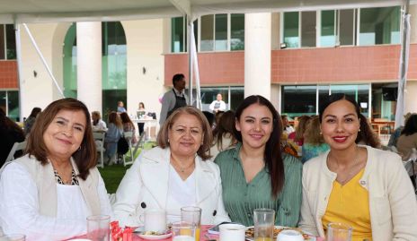  Yolanda Flores, María Luisa Vázquez, Belén Castorena y Karina Macías.