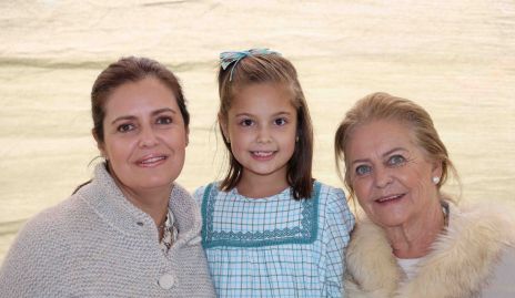  Begoña López, Begoña Sharp y Chela Wagner.