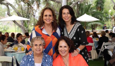  Alejandra Treviño, Rebeca Castillo, Lupita y Beatriz Treviño.