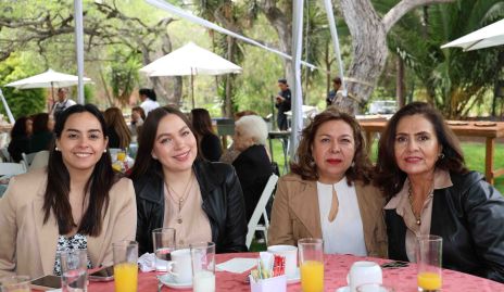 Andrea Izar, Natalia Trujillo, Alejandra Martínez y Paty González.