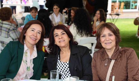  Rebeca, Nena Lomelí y Miriam.