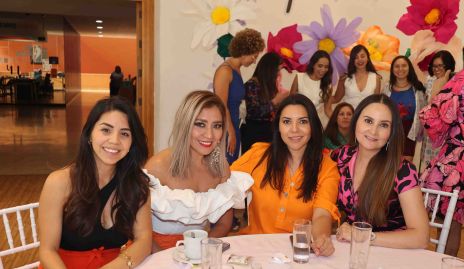  Cristiana Hernández, Karen Paz, Marcela Flores y Rosaura Múñoz.