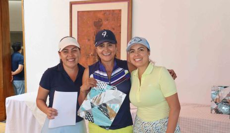  Libet Tirado, Paty Lara  y Alexia Mendoza.