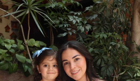  Milagro Suarez y Emilia Gonzalez.