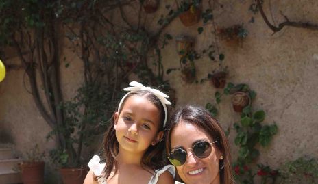  Gloria Leal y Roberta.