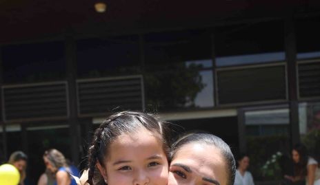  July Valle y Valentina Suarez.