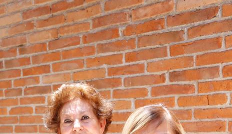  Lupita Martínez y Olga García.