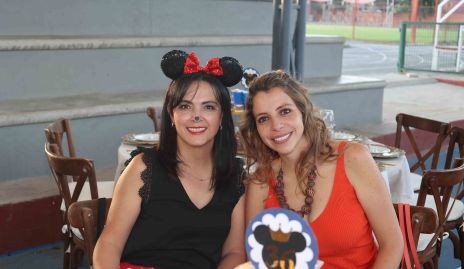  Nuria Lozano y Genoveva Galarza.