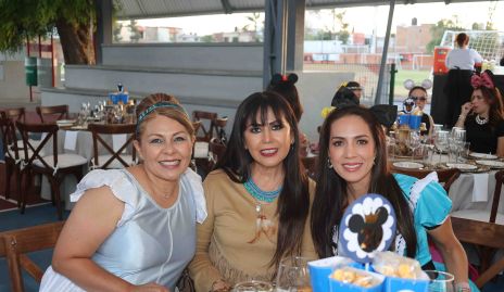  Claudia García, Irma Navarro y Liz.