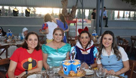  Cristina Humara, Griselda García, Nena y Flor Leos.