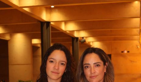  Ana Lucía Gómez y Karen Corona.