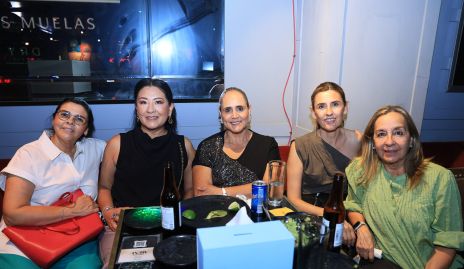  Paty Valadés, Namiko Susuda, Alejandra Treviño, Vero López y Maru Velázquez.