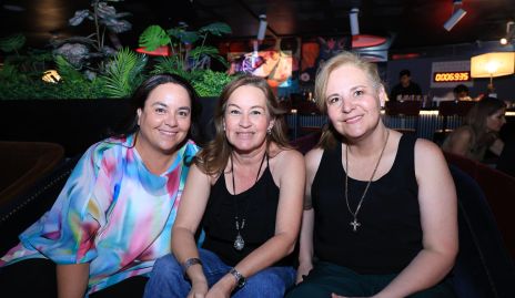  Miriam Flores, Julieta Ortuño y Ana Larios.