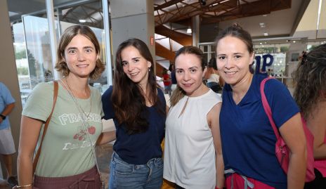  Gabriela Flores, Cristina Castañares, Xitlali Rivas y Mariné Ortiz.