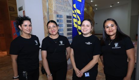  Marcela López, Diana Vázquez, Iris Uvalle y Gloria.