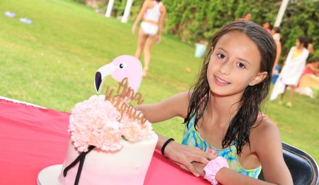  Ana Victoria.