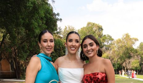  Mónica Abud, Valeria Alcalde y Valentina Salazar.
