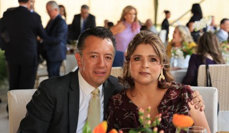  Víctor Barrales y Sara Berrones.