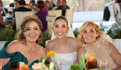  Ángeles Barba, Valeria Alcalde y Silvia Aguilar.