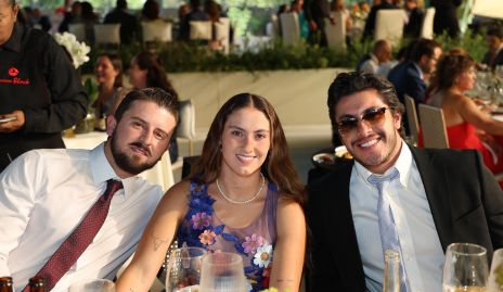  Pablo Andrés, Grace González y Jorge González.