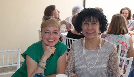  Natasha y Elsa Martínez.