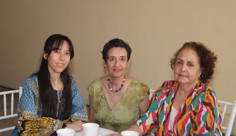  Estela Olivo, Dolores González y Ara Méndez.