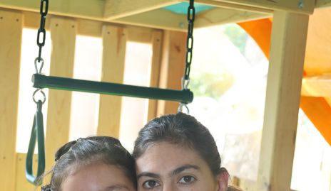  Patricia Gómez y Cayetana Azcárate.