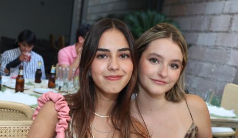  Loretta Castañeda y Marina Galán.