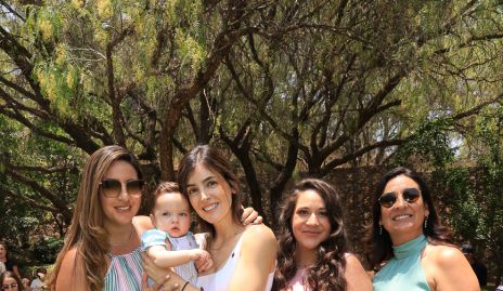  Blanca Cantú, Federico González, Laura Kury, Lorena Cantú y Blanca González.