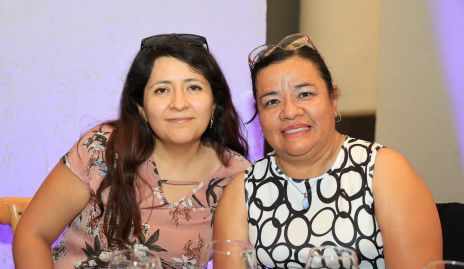  Carla Luna y Lilian Córdova.