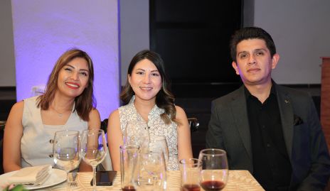  Shari, Mildret y Josafat.