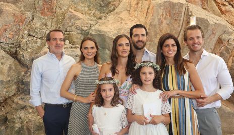  Herbert Trampe, Miriam García, Mariana Vivanco, Jaime Hernández, Fer Gómez y Chema Herrera con Carola y Josefa Hernández.