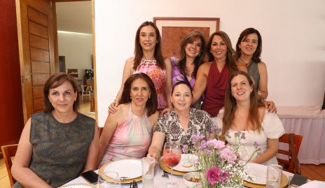  Catherine Barret, Mercedes Castro, Betilú  Sánchez, Elia de Padilla, Claudia Álvarez, Mónica Monroy, Micole Echegaray y Marcela Milán.