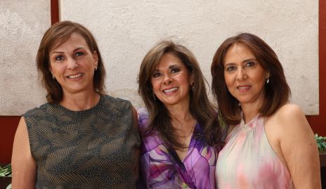  Katherine Barret, Elia de Padilla y Mercedes Castro.