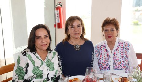  Lucía Betancourt, Claudia González y Tere Velázquez.