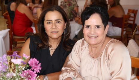  Laura Acosta y Tita García.