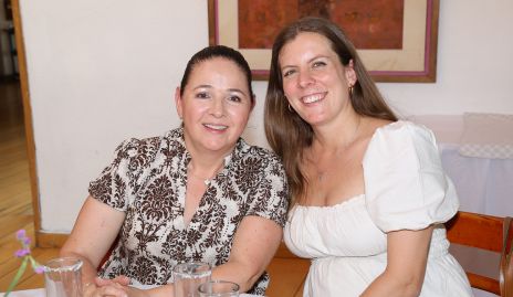  Claudia Álvarez y Micole Echegaray.