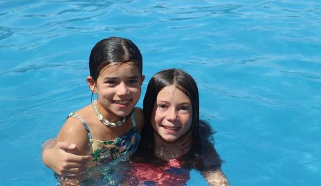  Renata y Sofía.
