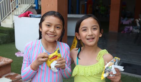  Regina Gómez y Mariana.