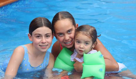  Andrea Coulon, Hanni Torres y Mikaela.