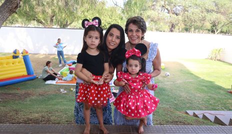  Tere Cifuentes, Ana Fer Puga, Valeria Puga y Gaby Carrillo.