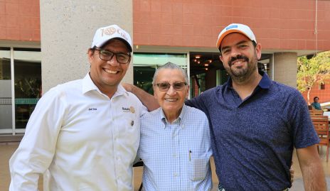  Joel Cruz, Juan Reyes y Ricardo Garza.