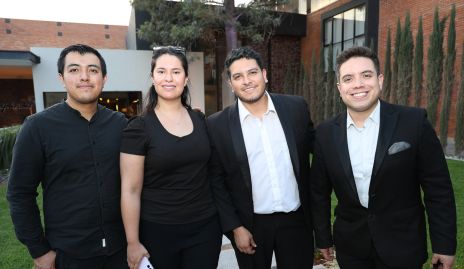  Emmanuel Castillo, Adriana Tinoco, David Palafox y Chava Ortiz (Krabatue Pop).