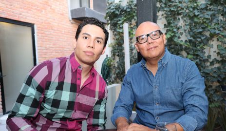  Rodrigo y Gabriel Badillo.