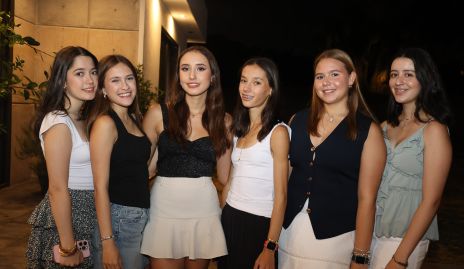 Vale Dauajare, Fernanda Rocha, Paulina Reynoso, María Paula Salazar, Mich Heinze y Ximena Ledezma.