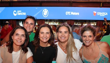  Fernanda Félix, Yolanda Pérez, Rosamary Rosillo, Daniela Benavente y Lu López.