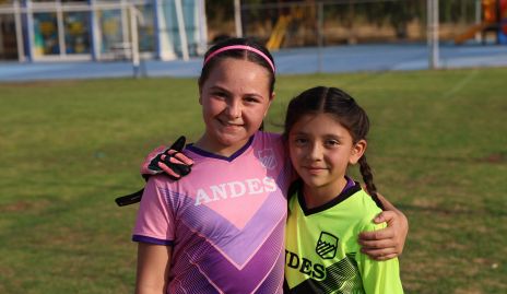  María Emilia Heinze y Loreta Stevenz.