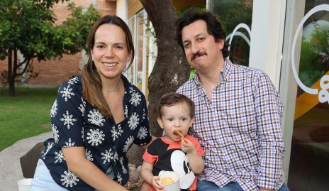  Daniela Camacho, Julián Alonso y Carlos Alonso.